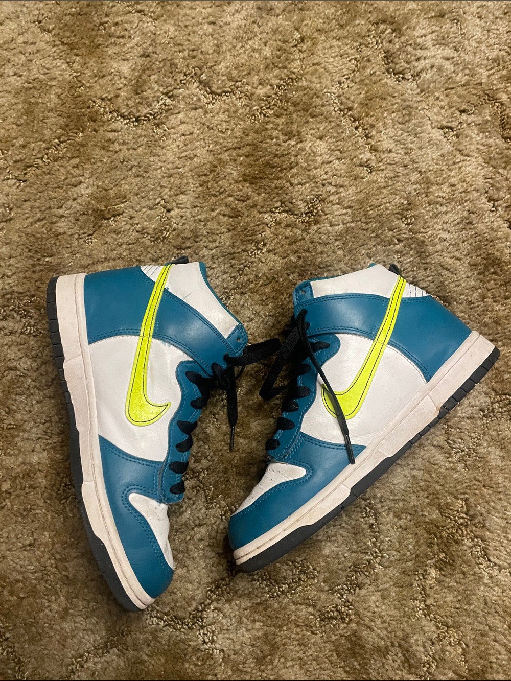 DB2179-109 Nike Dunk‎ High Bright Spruce Size 6.5 Youth/ 8 woman’s